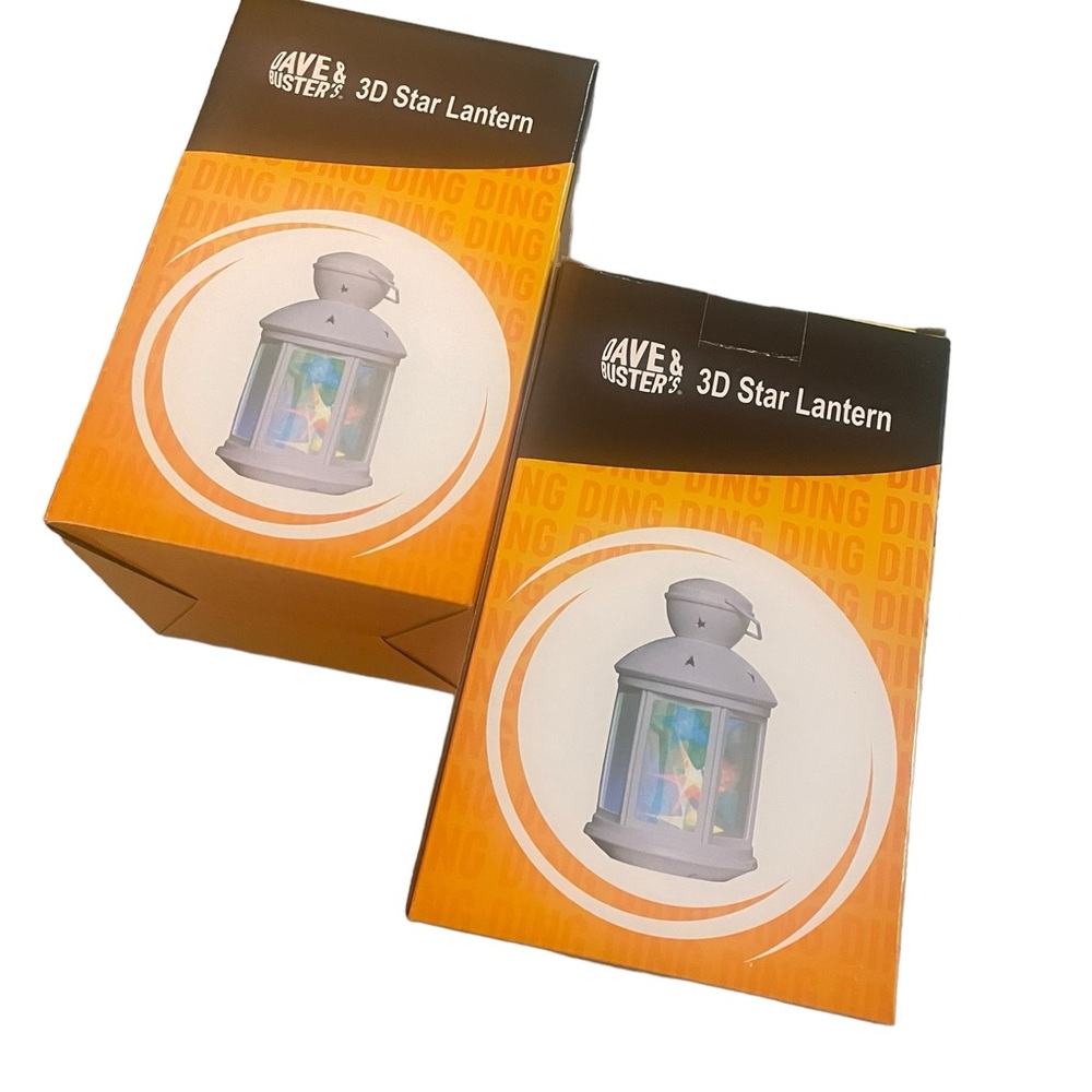 New in package 3D battery powered star lanterns Set of 2 8.5x4 inches White